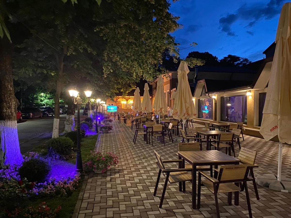Hotel Mara Brăila Екстериор снимка