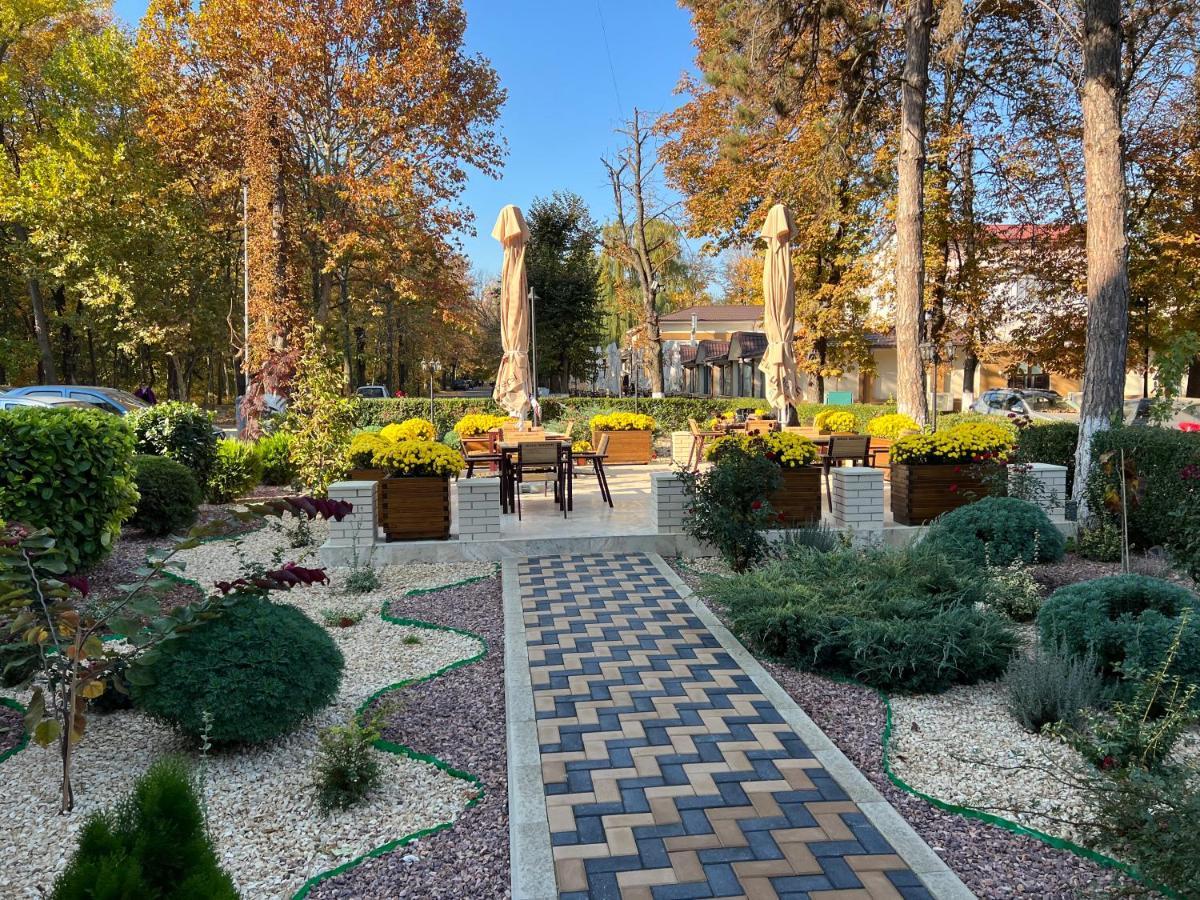 Hotel Mara Brăila Екстериор снимка
