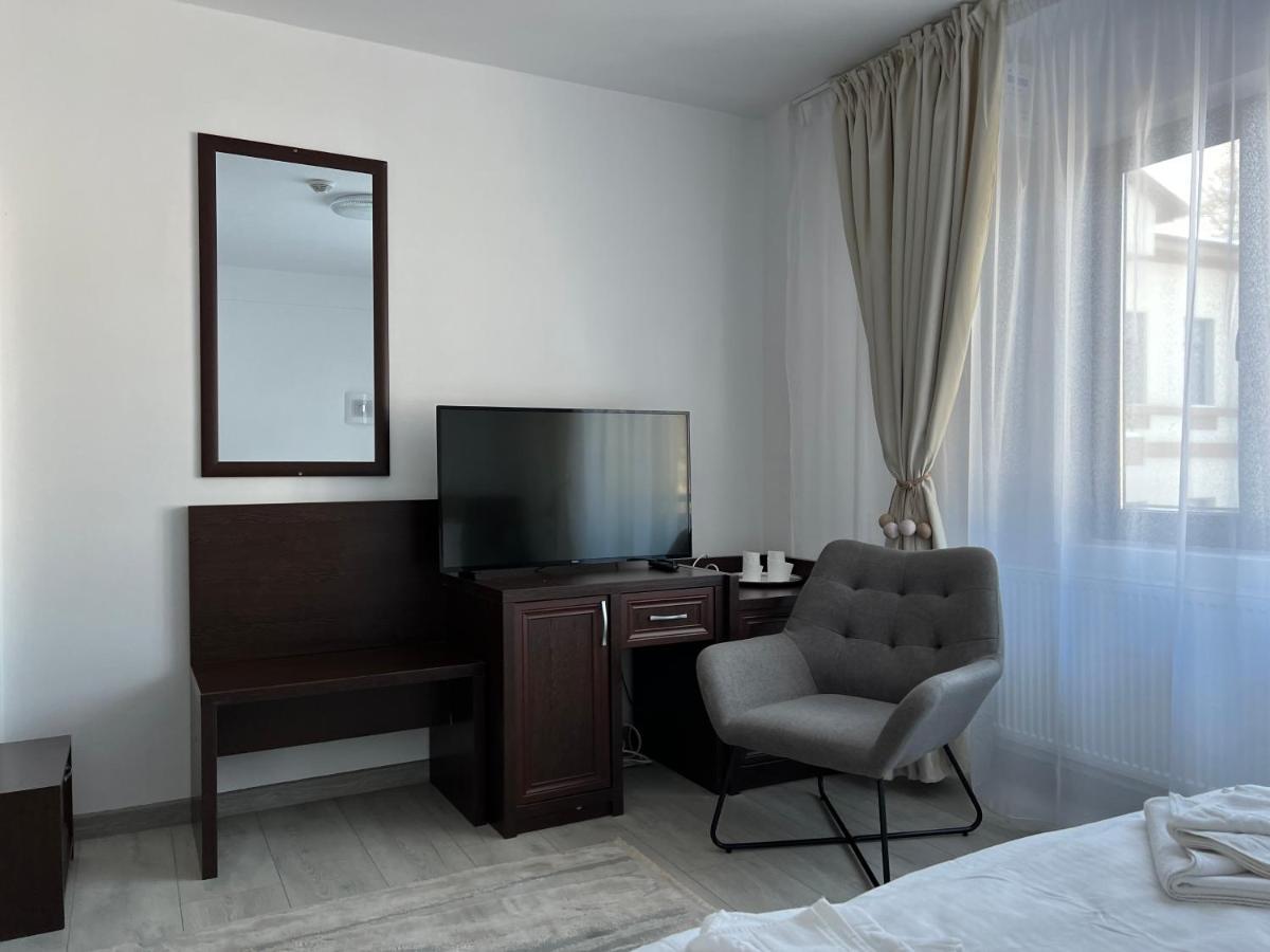 Hotel Mara Brăila Екстериор снимка